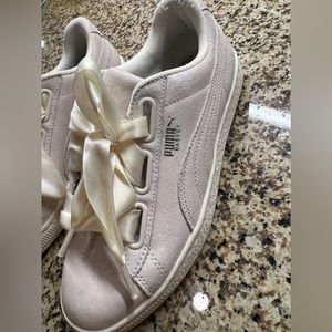 Puma sneakers size 7
